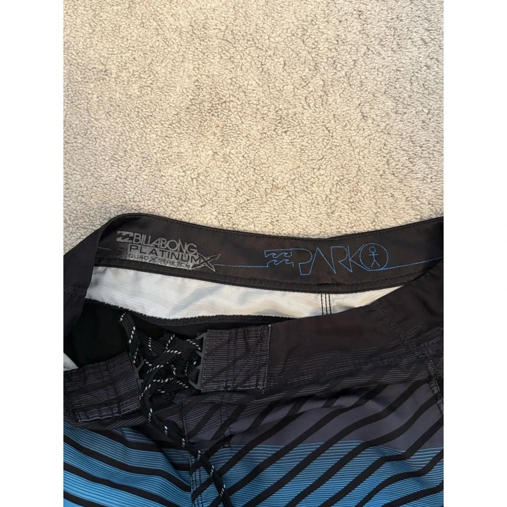 Billabong Quad Stretch Board Shorts Mens 34 Multicolor Stripe Surf Swim Trunks